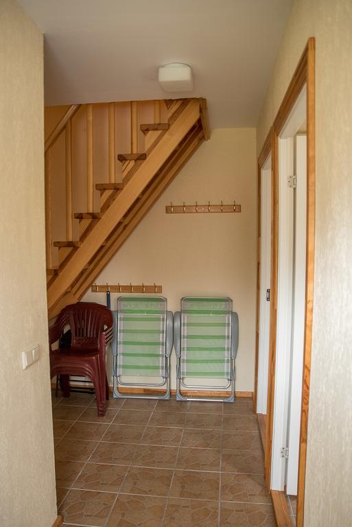 Hotel Fox House Pelci Zewnętrze zdjęcie
